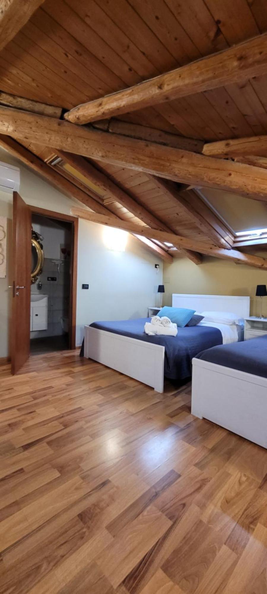 XX Miglia Rooms & Apartments 卡塔尼亚 外观 照片